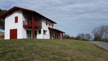 Gîte pour 4 personnes, avec terrasse à Hasparren