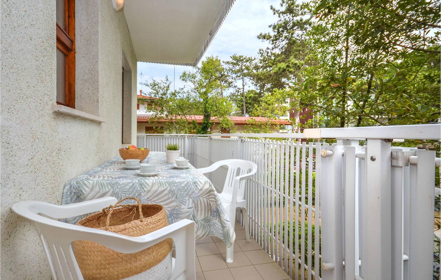 Ganze Ferienwohnung, Strandnahes Doppelapartment mit Parkplatz & AC in Lignano Pineta, Lignano Sabbiadoro
