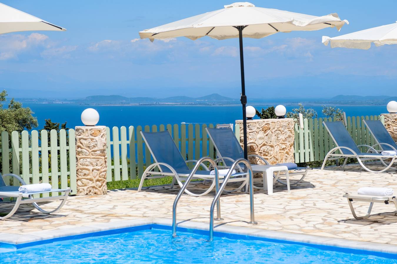 Hel lägenhet, Apartment with Pool View, Sea View, Wi-Fi & Terrace in Grekland