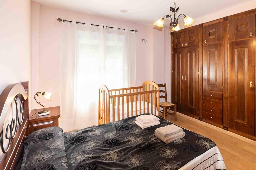 Andalusian house with private pool, views and Wifi in Nigüelas, Granada Province