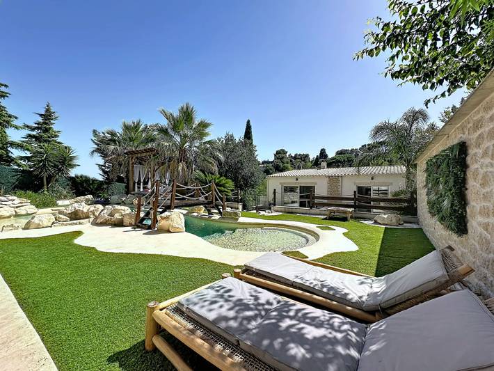 Location de vacances pour 10 personnes, avec terrasse et jardin à Nîmes - 2
