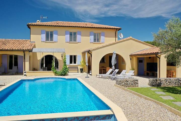 Villa für 8 Personen, mit Terrasse und Garten - 1