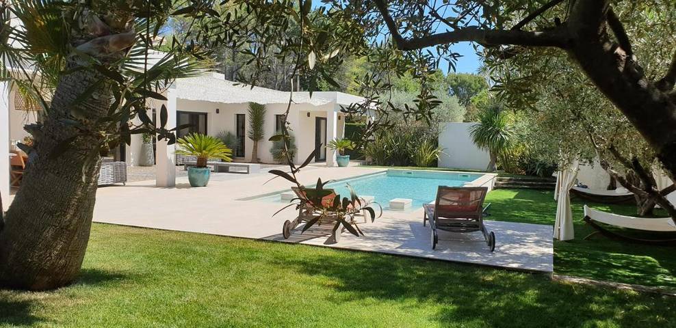 Chambre d’hôte pour 2 personnes, avec jardin et piscine ainsi que vue et terrasse à Lorgues - 4
