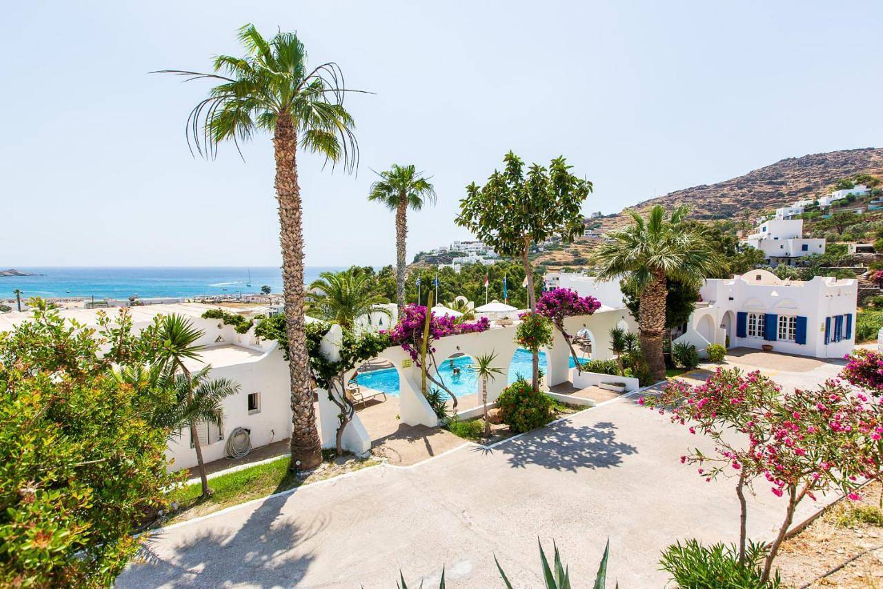 Marcos Beach in Mylopotas, Íos