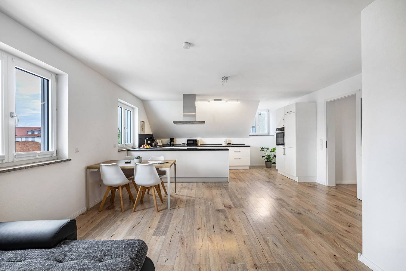 Ganze Wohnung, Apartment „Nova Loft“ mit Balkon und Wlan in Jesenwang, Romantische Straße