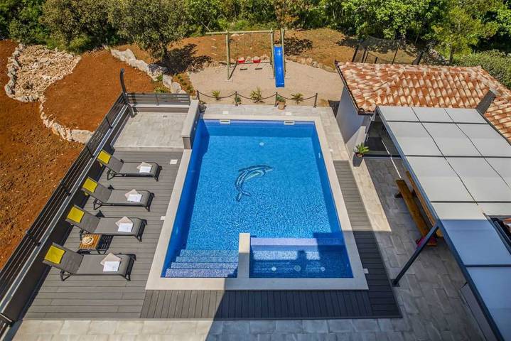 Ferienhaus mit Meerblick für 9 Personen, mit Sauna und Garten sowie Pool und Whirlpool, kinderfreundlich in Istrien