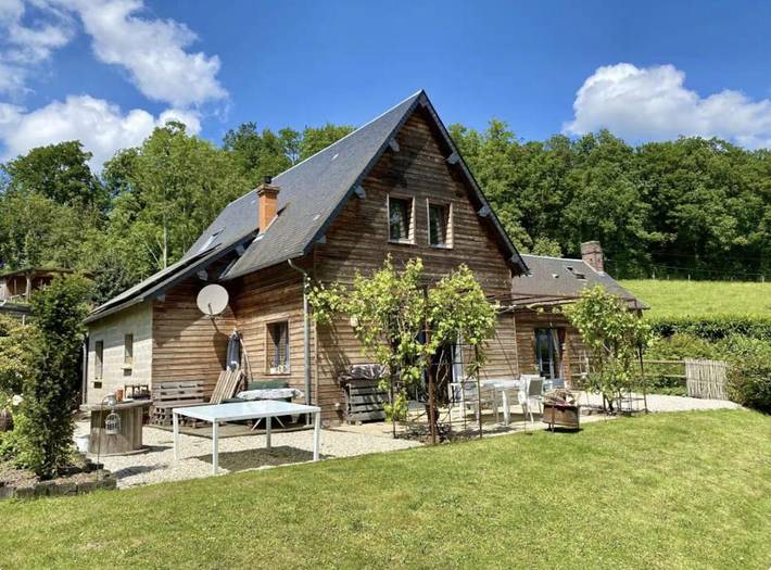 Location de vacances pour 12 personnes, avec jardin et piscine, animaux acceptés à Cheffreville-Tonnencourt