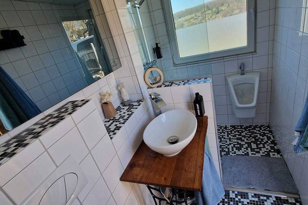 Henrys Cozy Tinyhouse mit Premium Zelt- ruhig und idyllisch mit Garten in Würzburg, Fränkisches Weinland