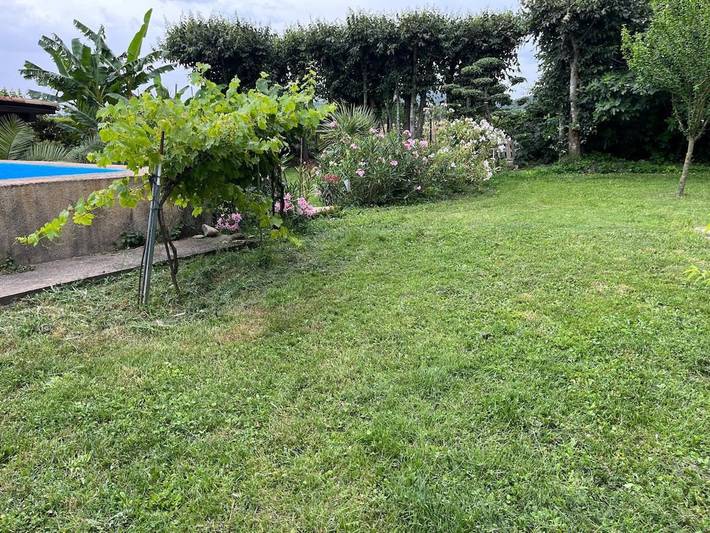 Gîte pour 4 personnes, avec terrasse ainsi que piscine et jardin à Chabrillan