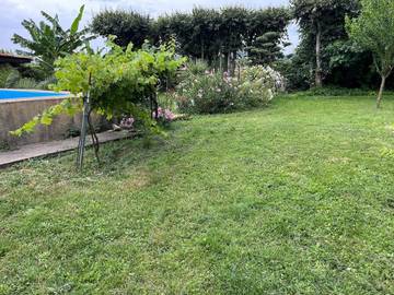 Gîte pour 4 personnes, avec piscine ainsi que jardin et terrasse à Chabrillan