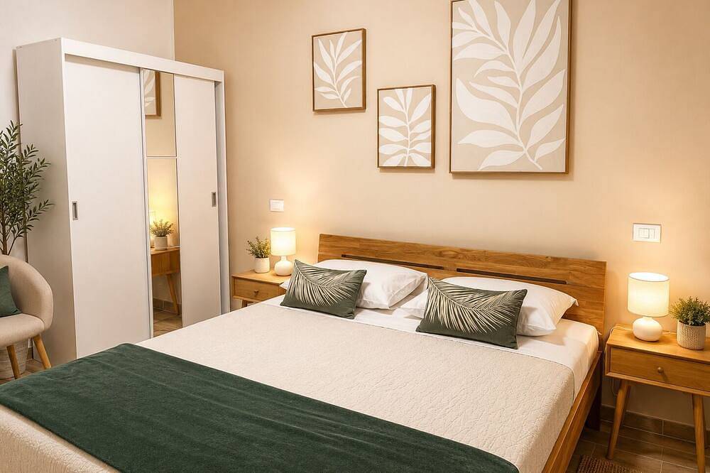 Ganze Wohnung, Ganzes Ferienhaus mit Privatgarten, 2 Badezimmern und Privatparkplatz. in Frascati, Parco Regionale dei Castelli Romani