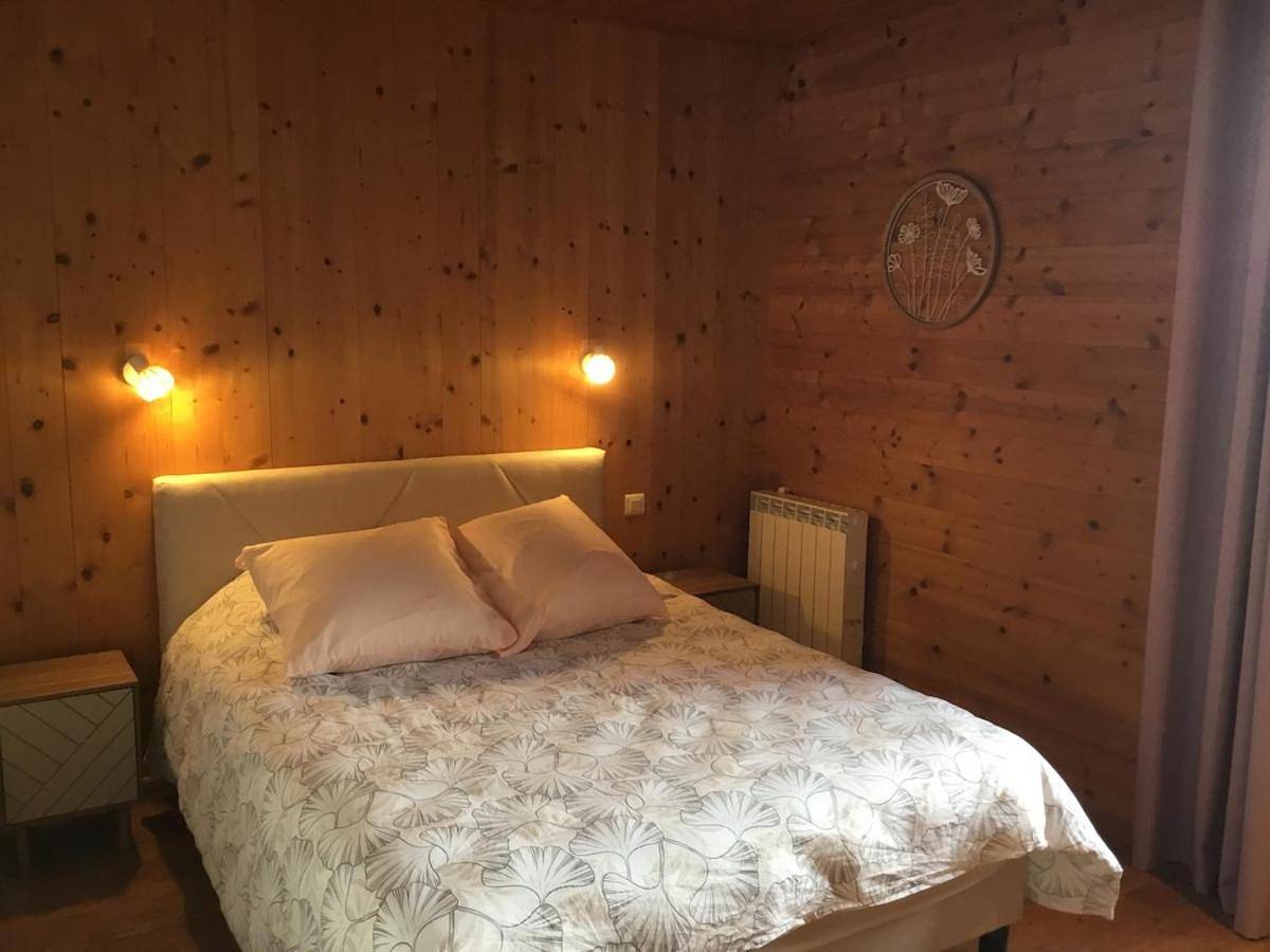 Appartement entier, Appartement à la ferme 2 chambres 5 personnes in Val de Morteau, Jura Francais