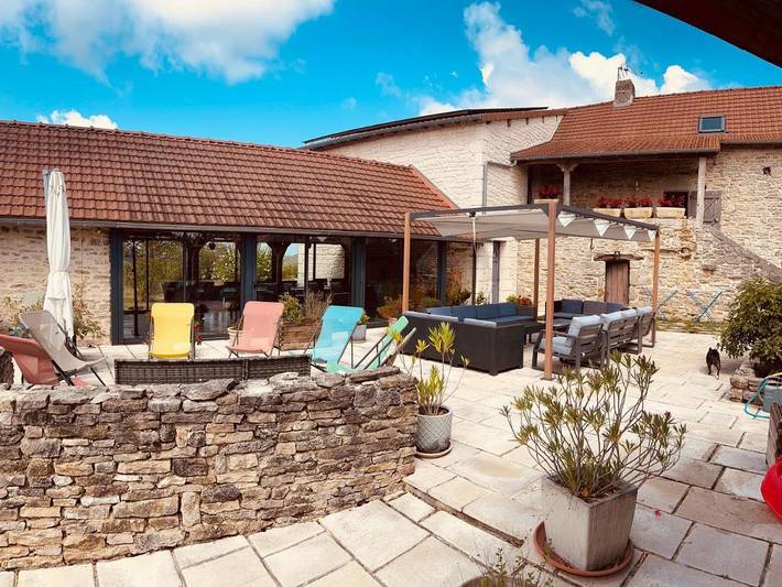 Chambre d’hôte pour 4 personnes, avec balcon et piscine ainsi que jacuzzi et jardin dans l' Aveyron - 3