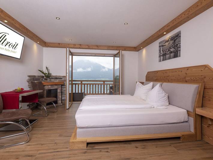Chalet für 2 Personen, mit Balkon und Garten sowie Sauna und Seeblick im Salzkammergut