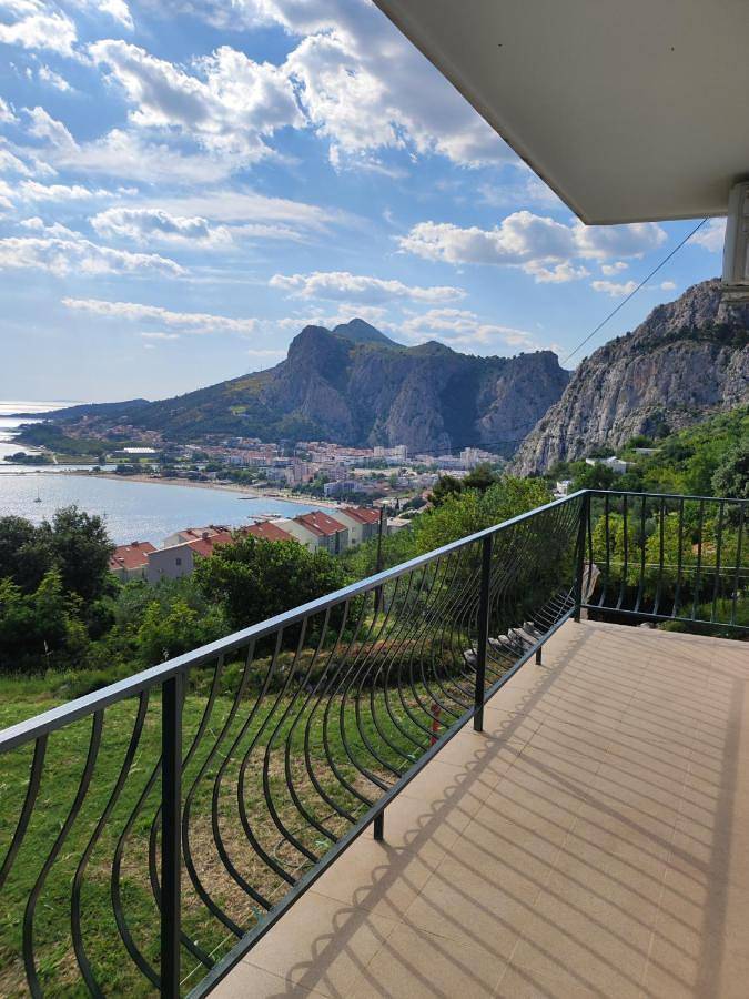 Maison d’hôte pour 4 personnes, avec Balcon et Terrasse ainsi que Jardin et Vue