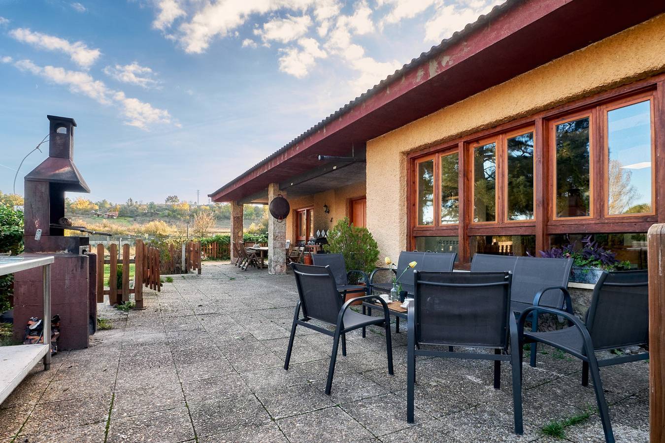 Maison de campagne 'Arroyo Del Valle' avec terrasse privée et jardin privé in San Andrés del Rabanedo, Chaîne Cantabrique