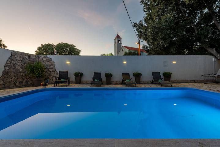 Villa für 10 Personen, mit Balkon und Terrasse sowie Garten in Zadar - 4