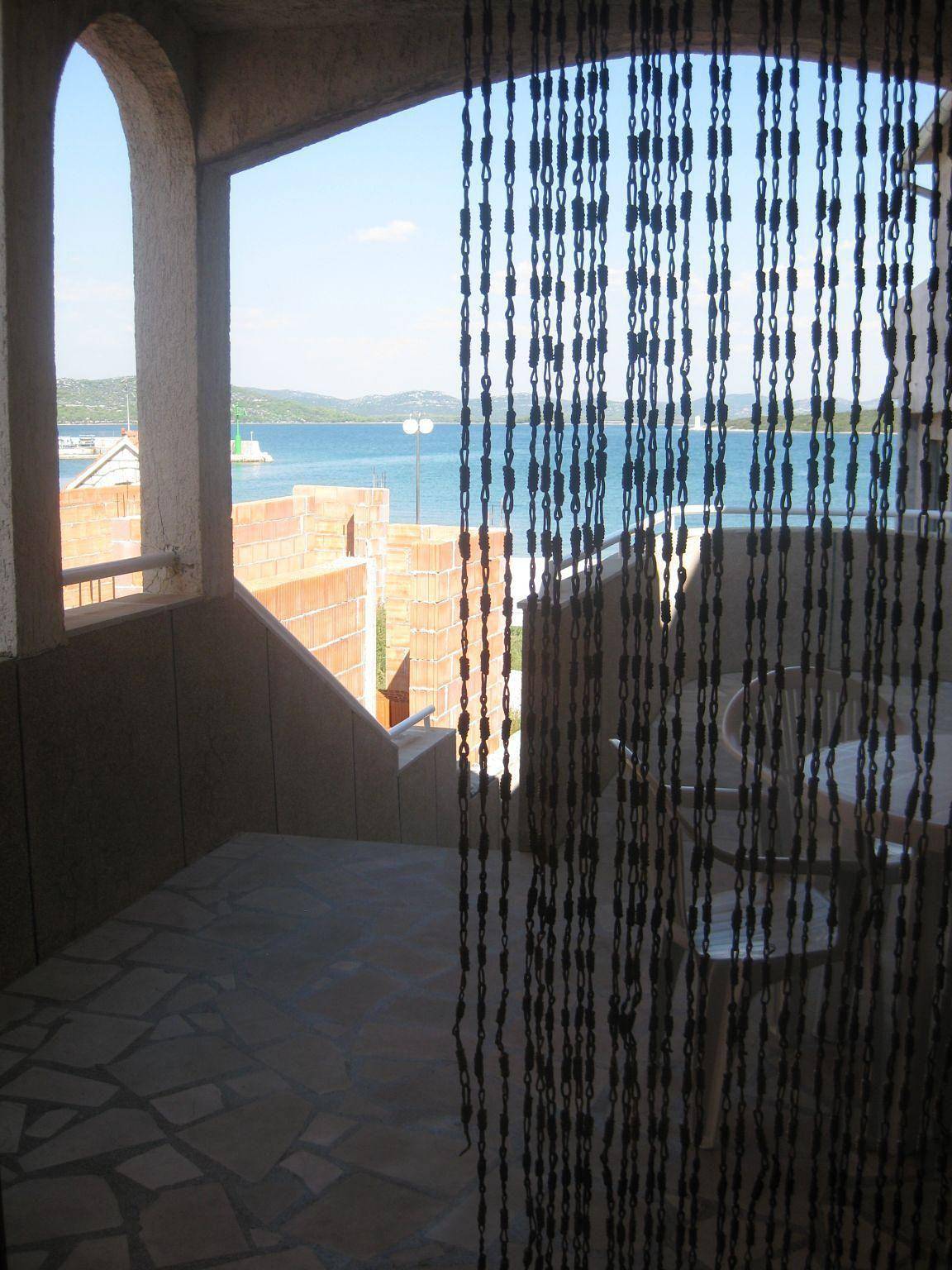 Ganze Ferienwohnung, Apartment direkt am Meer mit Anlegeplatz in Betina, Murter