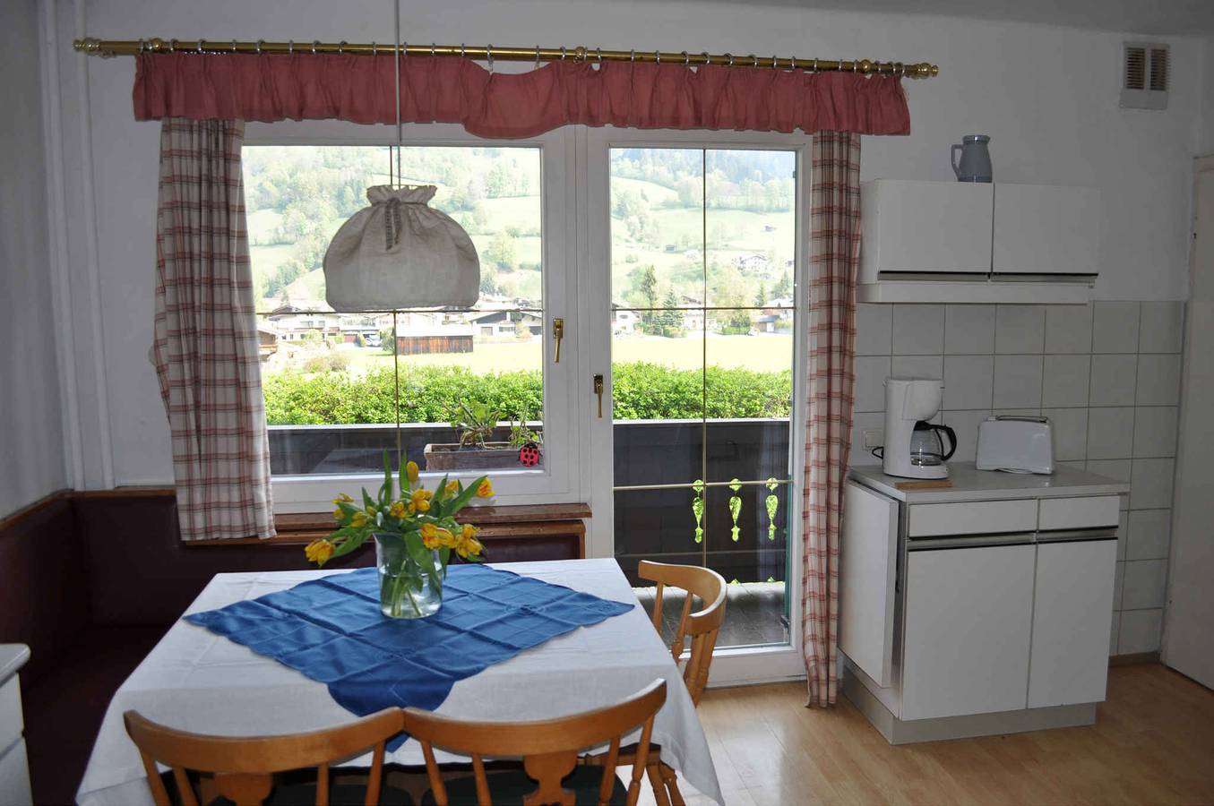 Ganze Ferienwohnung, Ferienwohnung mit Balkon und Parkplatz in Brixen im Thale, Kaisergebirge