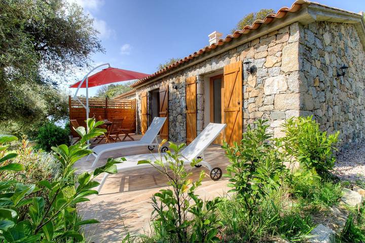 Casa de huéspedes para 2 personas, con terraza además de jardín y vistas - 1