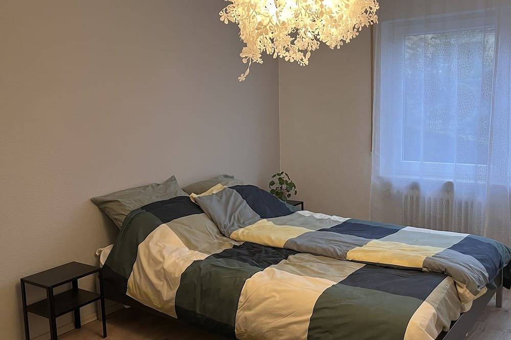 Ganze Wohnung, Ankommen & Wohlfühlen - geräumige Ferienwohnung mit Terrasse und grüner Umgebung in Wallerfangen, Saargau