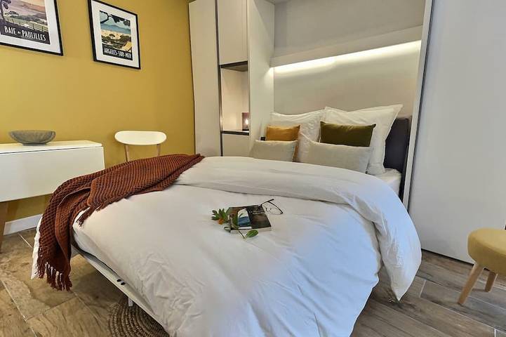 Gîte pour 2 personnes, avec jardin ainsi que terrasse et piscine à Théza - 2