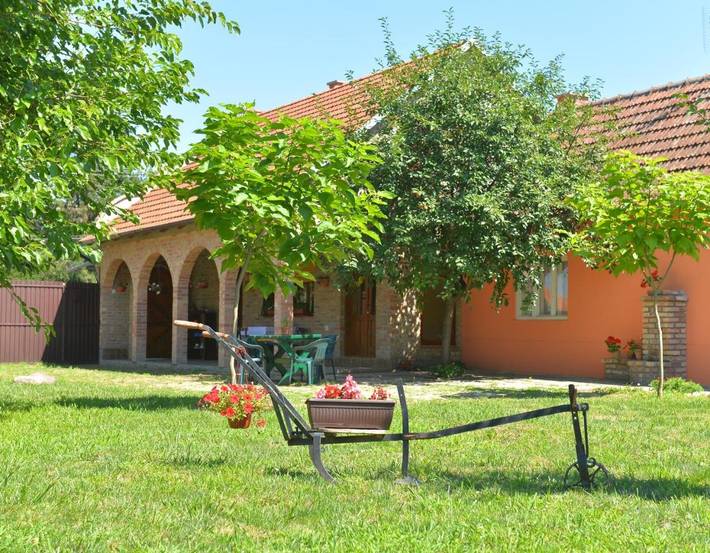 Landhaus für 5 Personen, mit Ausblick und Garten in Serbien