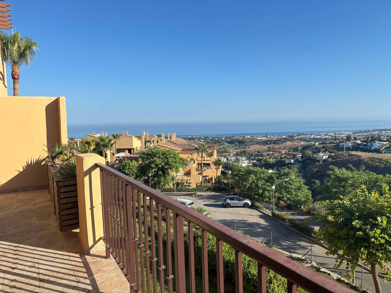 Appartement entier, 3-Bedroom Apartment with Sea & Mountain Views in Paraiso Park, Benahavís