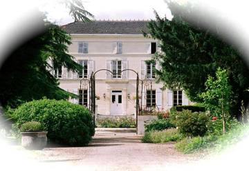 Maison d’hôte pour 2 personnes, avec vue ainsi que piscine et jardin à Mesnac
