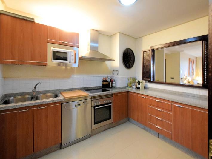 Ganze Wohnung, Beautiful apartment with stunning views, near the resort El Soto de Marbella in Ojén, Sierra de las Nieves