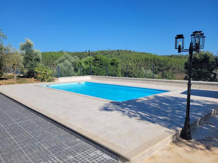 Location de vacances pour 9 personnes, avec jardin ainsi que vue et piscine à Proença-a-Nova - 2