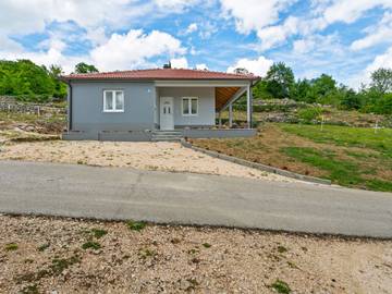 Ferienhaus für 6 Personen, mit Terrasse in Dalmatien