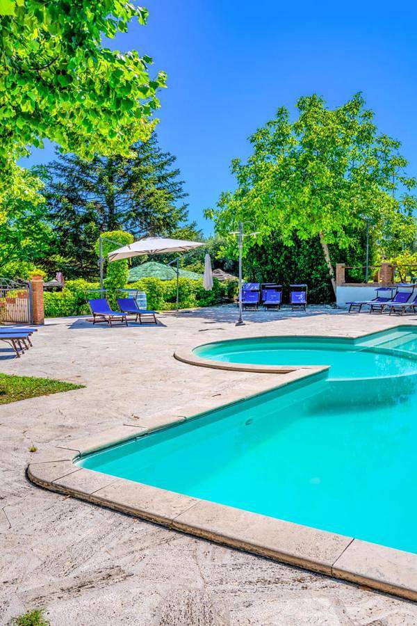 Casa vacanza per 2 persone, con piscina per bambini e panorama nonché piscina e giardino, adatto a famiglie con bambini in Civitella del Tronto