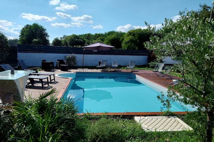 Gîte pour 4 personnes, avec Terrasse et Jardin à Seyresse