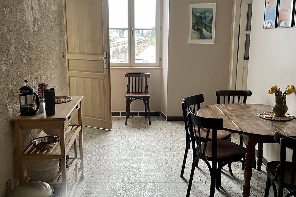 Apartamento entero, Triple-Confortable-Baño Privado-Vista al rio-Côté Loire in Nevers, Nièvre