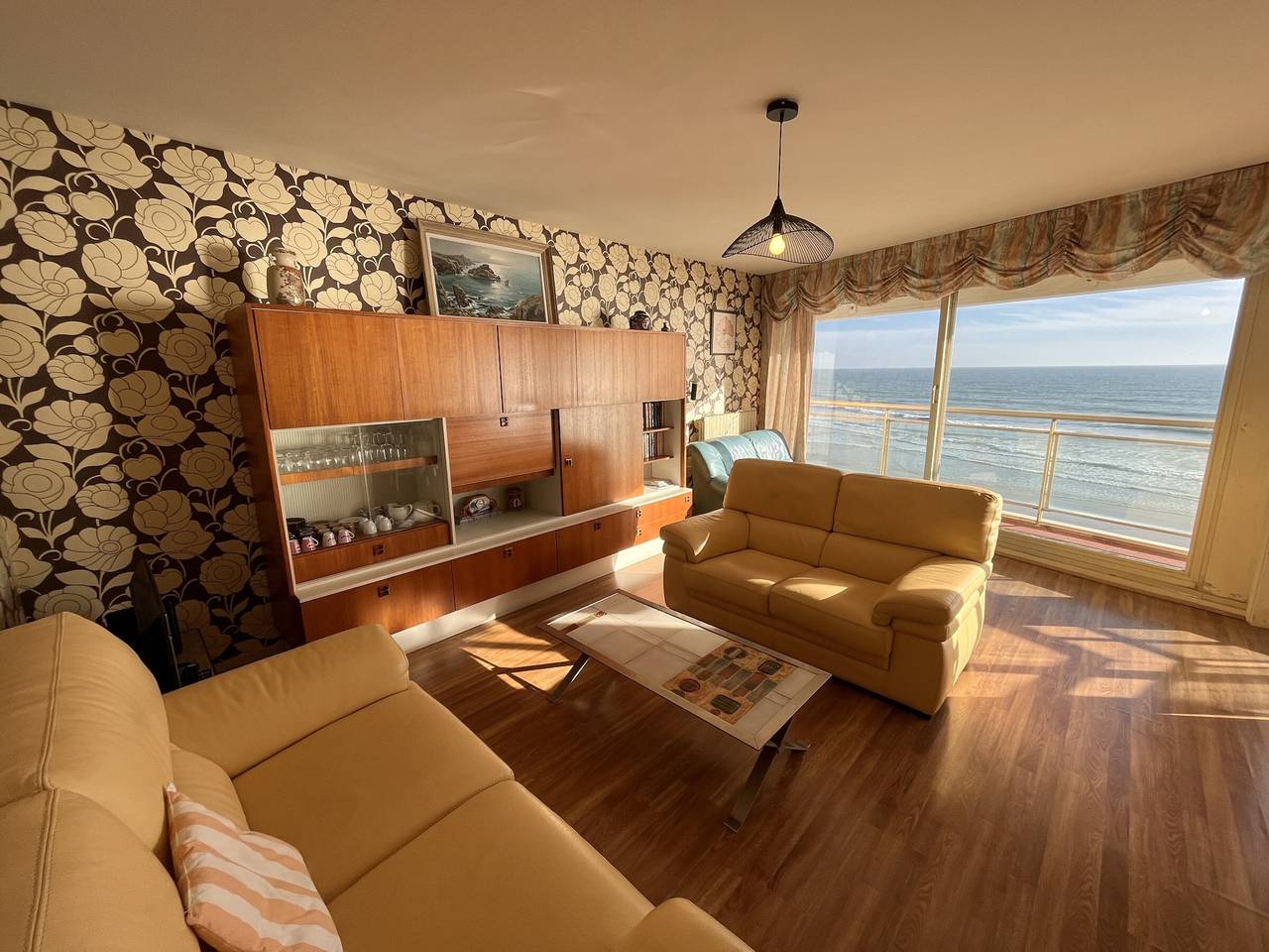Entire apartment, 2-bedroom apartment, central Les Sables-d'Olonne, balcony, Wifi in Les Sables-d'Olonne, Vendée