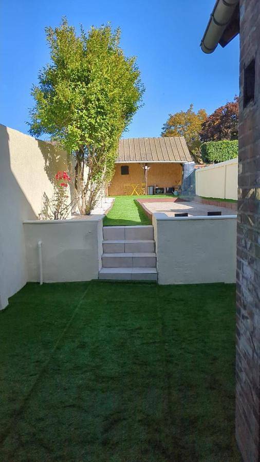 Location de vacances pour 10 personnes, avec jardin dans Brezolles