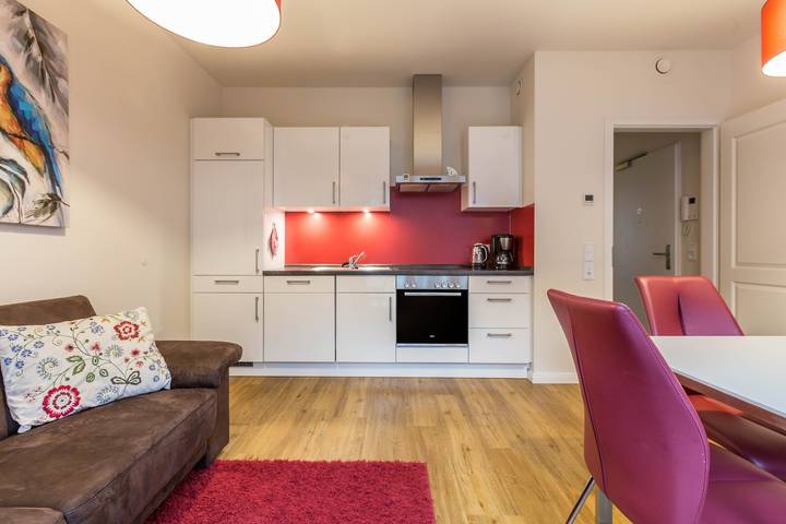 Ganze Wohnung, Moderne Ferienwohnung "Büsumperle Rot" in zentraler Lage mit WLAN in Hafen Büsum, Büsum