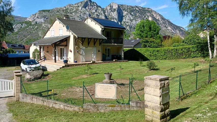 Apartamento de vacaciones para 2 personas, con jardín además de balcón y vistas - 1