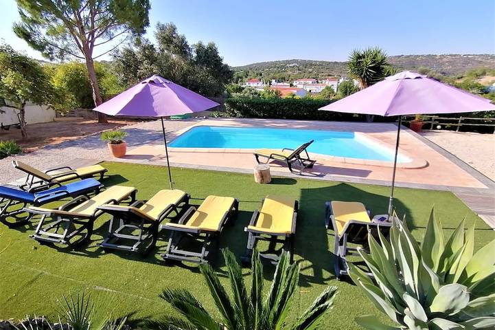 Gîte pour 8 personnes, avec jardin et piscine dans Pata De Cima