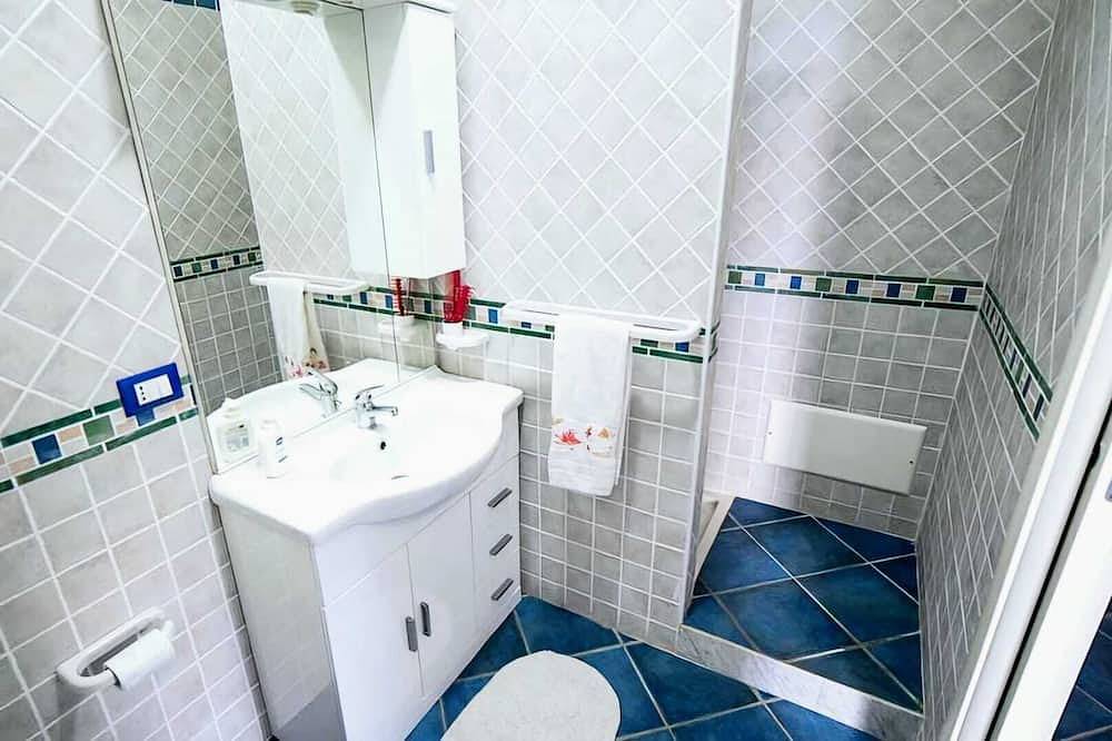 Entire apartment, Seaview 3-room apartment- 3 min by car from the beach in Scafa, Messina Province