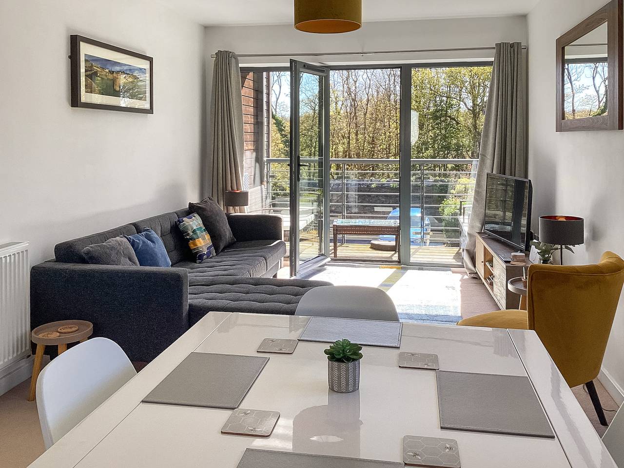Entire apartment, 3 Waterwheel Apartment in Charlestown, Cornwall