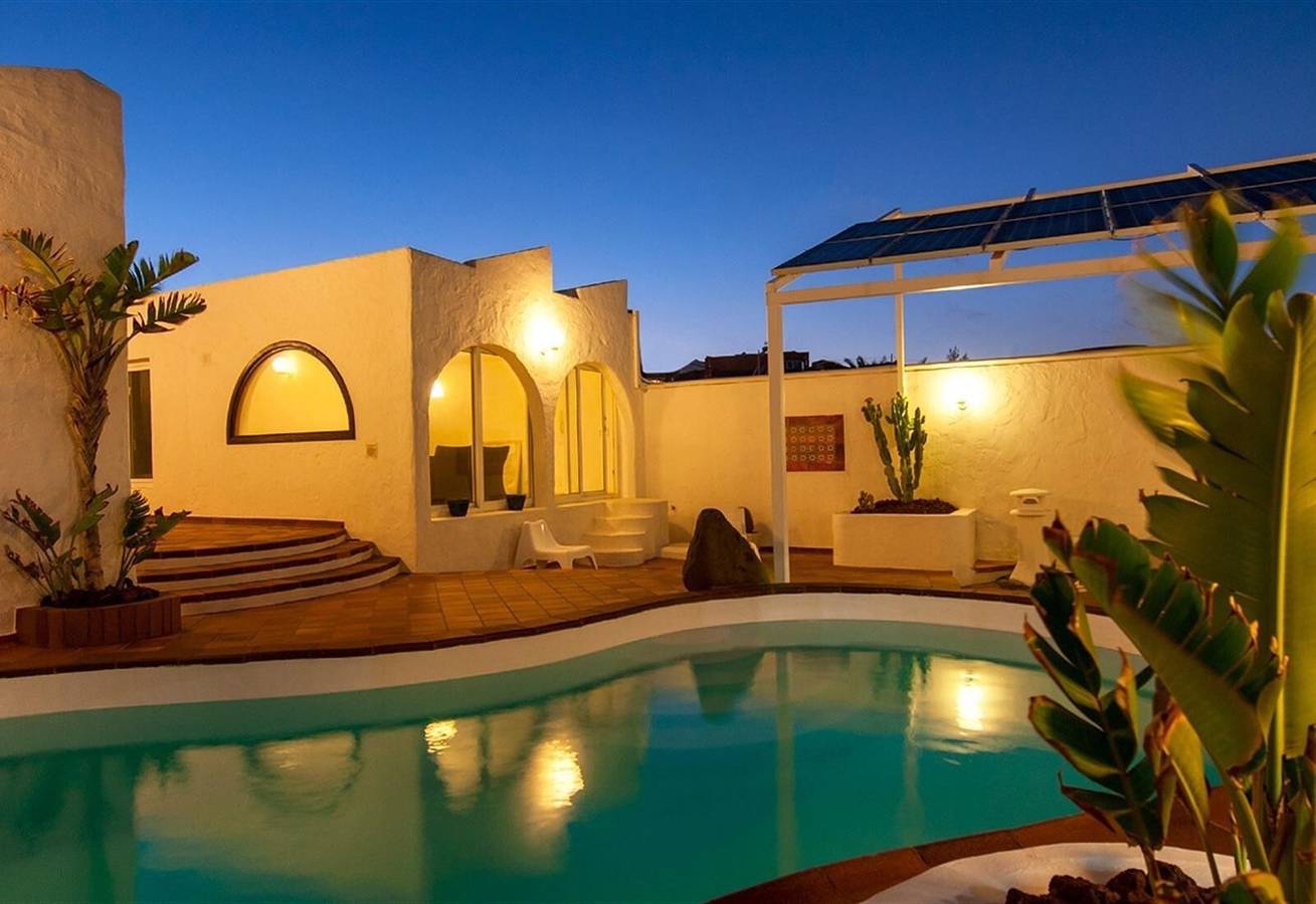 Impresionante villa en la playa con vistas al mar, piscina privada y Wi-Fi in Playa del Hombre, Gran Canaria Este