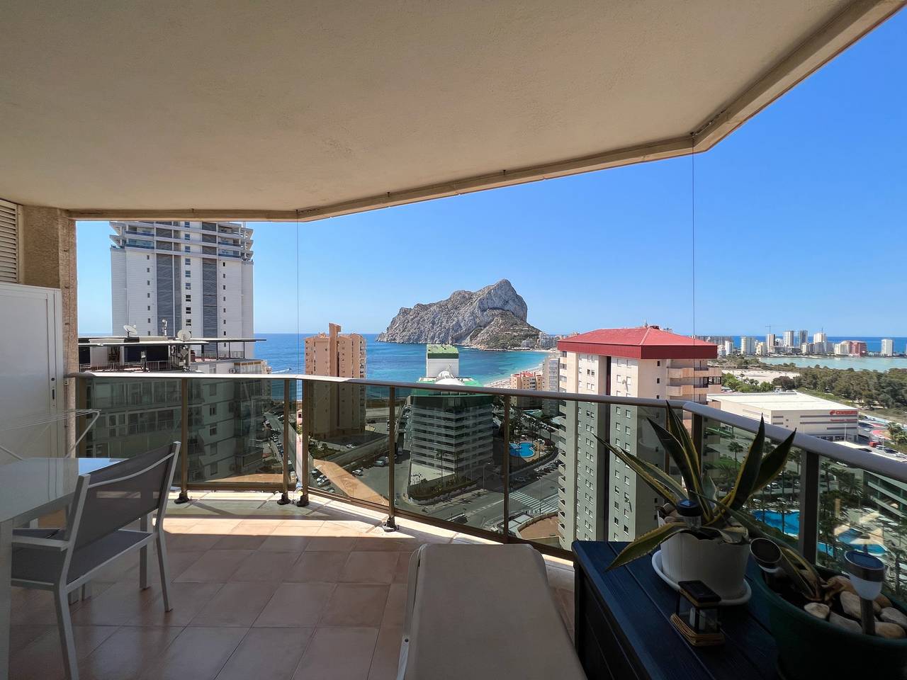 Ganze Wohnung, Ferienwohnung für 4 Personen mit Terrasse in Calpe, Costa Blanca