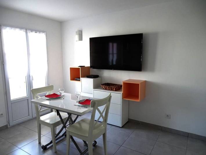 Gîte pour 2 personnes, avec piscine et balcon à La Flotte - 4