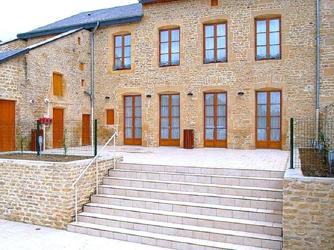 Gîte pour 19 Personnes dans Douzy, Ardennes