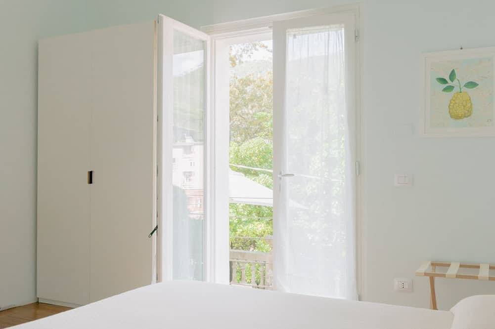 Fiordarancio est la maison d'hôtes que vous recherchiez, située dans une position fantastique juste au-dessus des plages de Fegina. La chambre vous offre un espace extérieur privé, un lit double, une salle de bain privée et la climatisation. Il est in Monterosso al Mare, Commune de Monterosso al Mare
