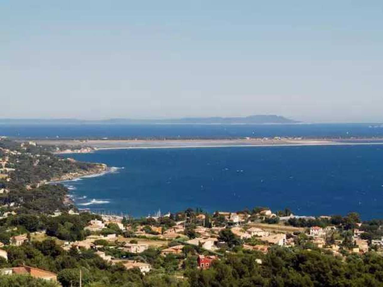 Camping 4 étoiles - eebaei in La Bergerie, Hyeres