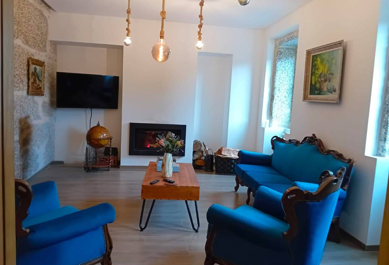 Vakantiehuis 'Quinta Do Bairro - Rés Do Chão' met Uitzicht op de Bergen, Wi-Fi en Airconditioning in Rossas, Braga District