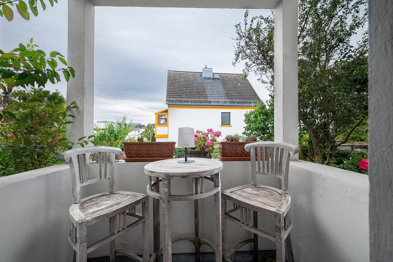 Geheel appartement, Appartement "Bettersleepat8" met Gedeeld Terras & Wifi in Limburg (Duitsland), Lahn-Taunus
